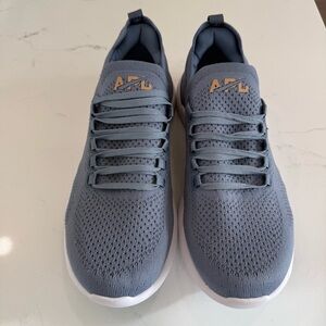 APL WOMEN'S TECHLOOM BREEZE RUNNING SHOE 7,5